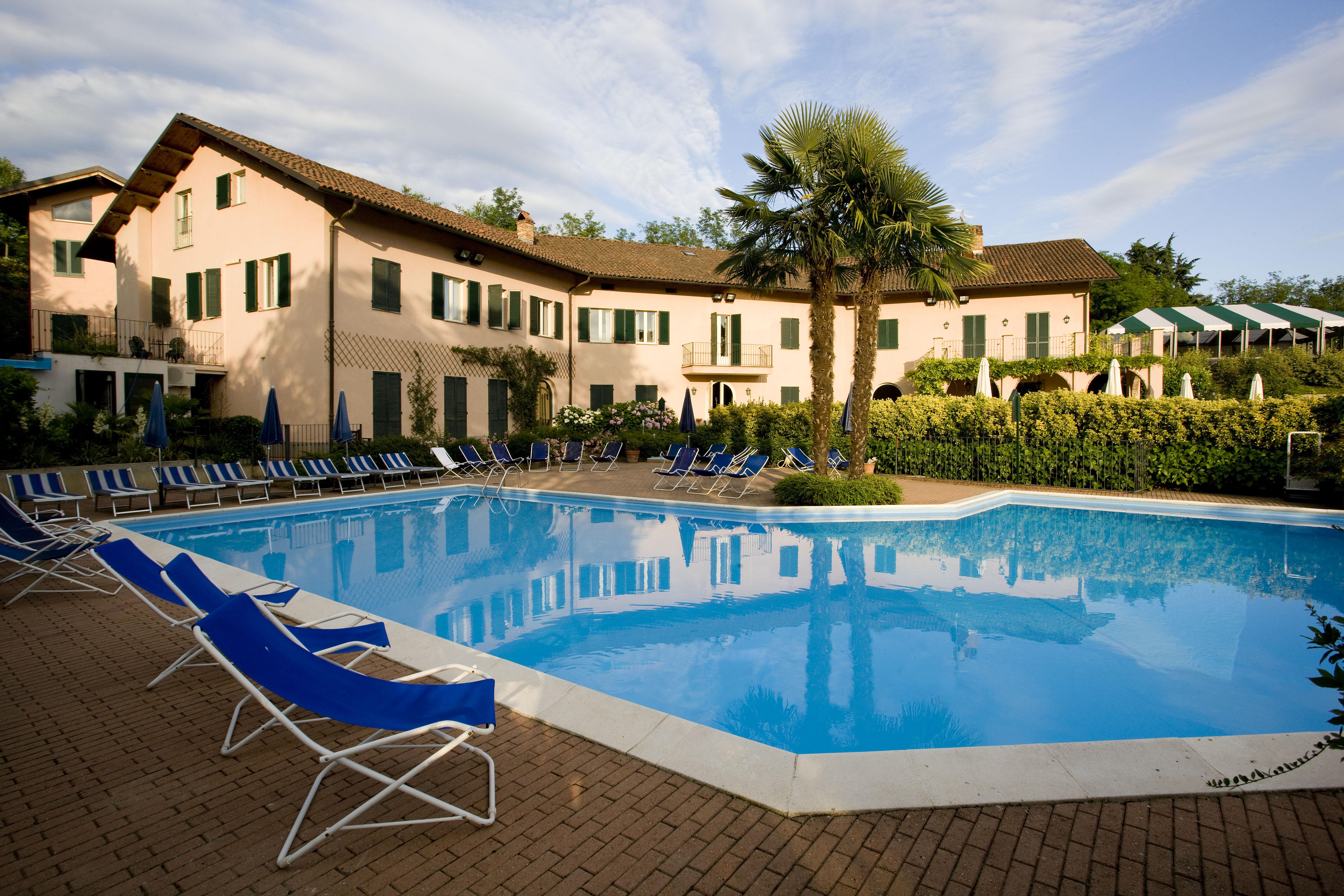 โอสเตลเลรี ดู กอล์ฟ Hotel Pecetto ภายนอก รูปภาพ