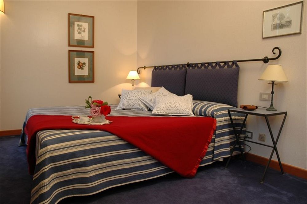 โอสเตลเลรี ดู กอล์ฟ Hotel Pecetto ภายนอก รูปภาพ