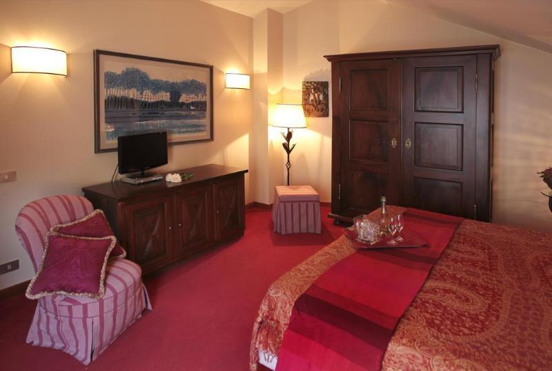โอสเตลเลรี ดู กอล์ฟ Hotel Pecetto ภายนอก รูปภาพ
